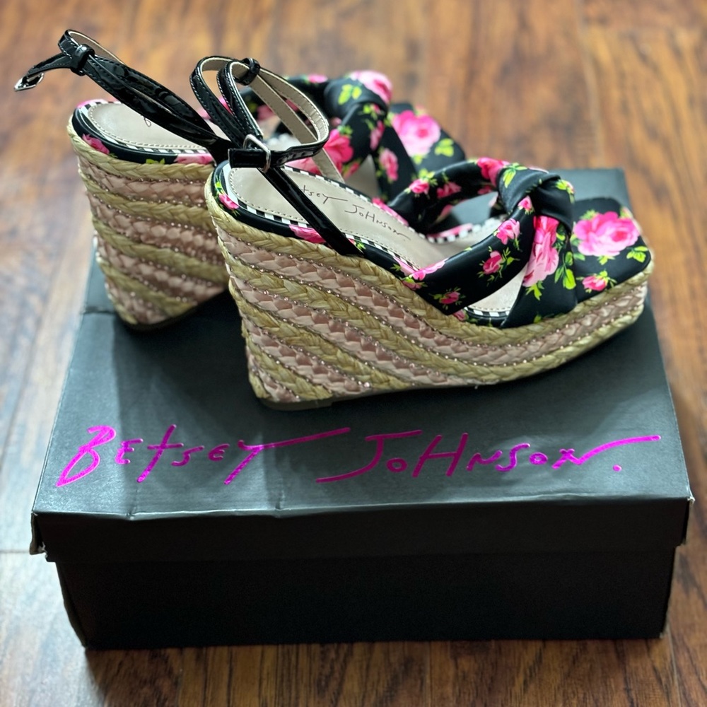 Betsy Johnson Wedges